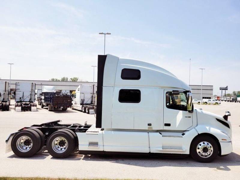 2024 Volvo VNL 860 (For Sale) Sleeper Truck VT24531