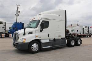 2018 Freightliner Cascadia 113 - Sleeper Truck