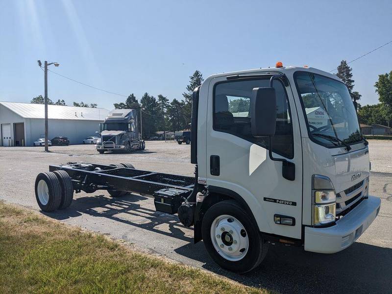 2024 Isuzu NRR (For Sale) Sleeper Truck Z24003