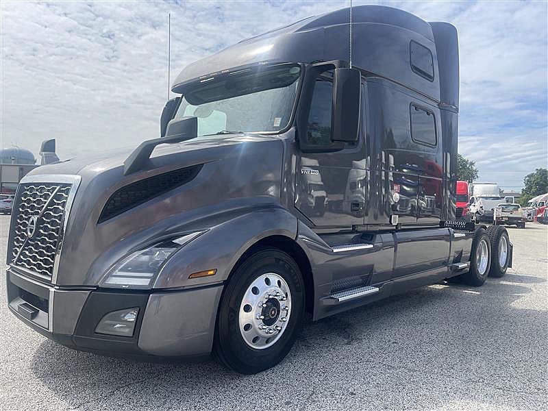2020 Volvo VNL 860 (For Sale) 77" Sleeper 260495