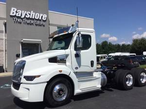 2024 Western Star 57X CHASSIS - Day Cab