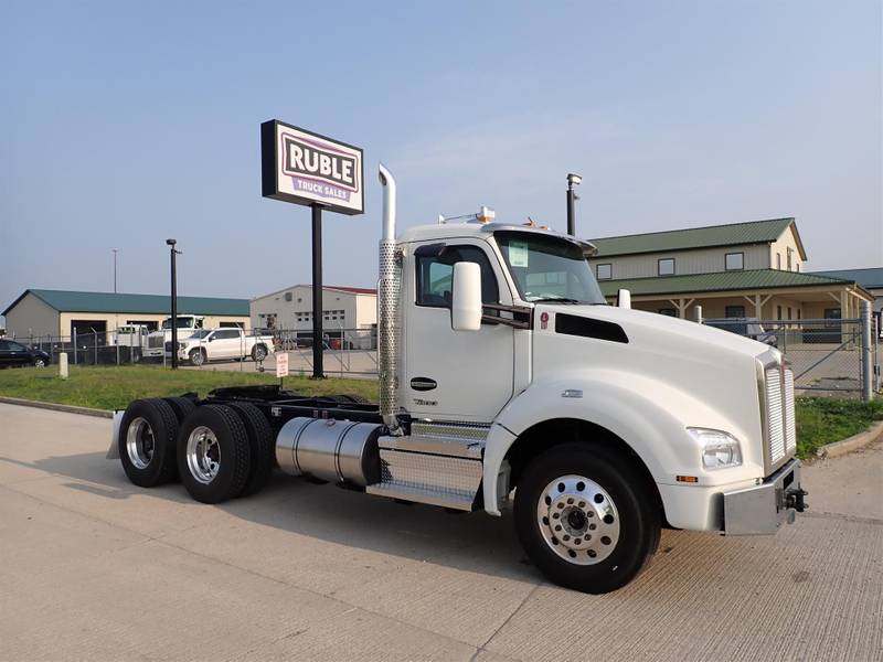 2024 Kenworth T880 (For Sale) Day Cab RF361736