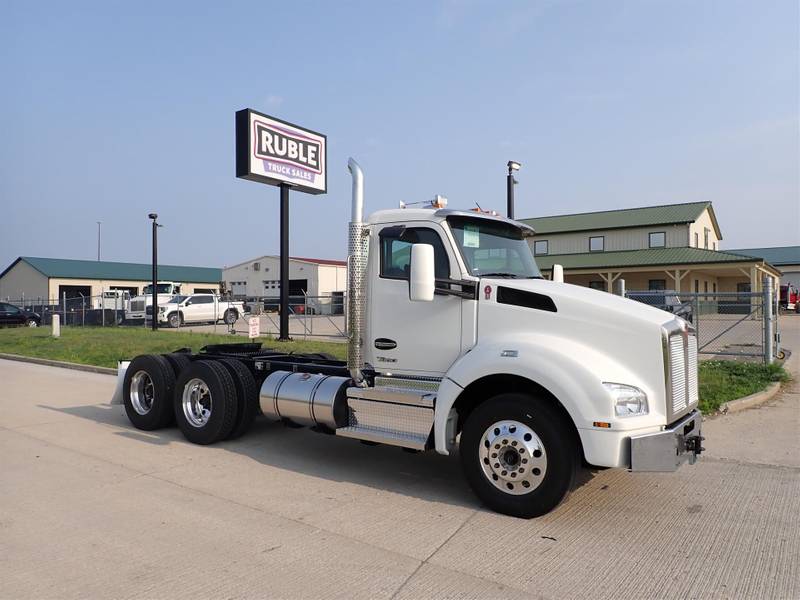 2024 Kenworth T880 For Sale Day Cab RF361735