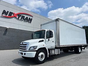 2017 Hino 268 - Box Truck