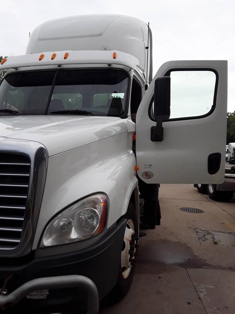 2014 Freightliner CASCADIA 125 (For Sale) | Day Cab | #523222