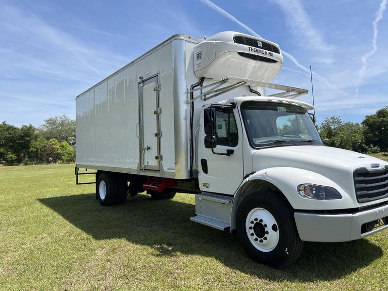 2024 Freightliner M2 106 (For Sale) 24' VJ8132