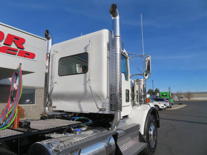 2024 Kenworth T800 (For Sale) Ext Day Cab Sleeper 386588 * Stock