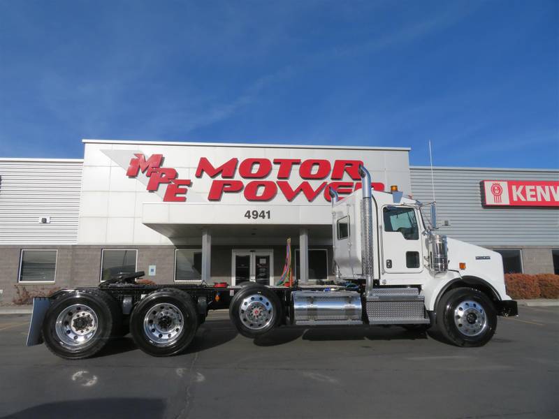 2024 Kenworth T800 (For Sale) Ext Day Cab Sleeper 386588 * Stock