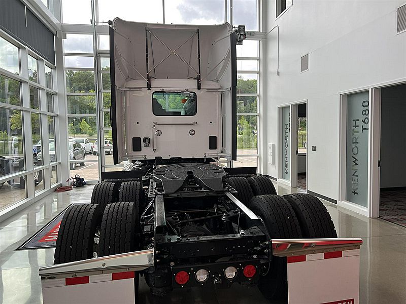 2024 Kenworth T880 (For Sale) Day Cab RJ355868