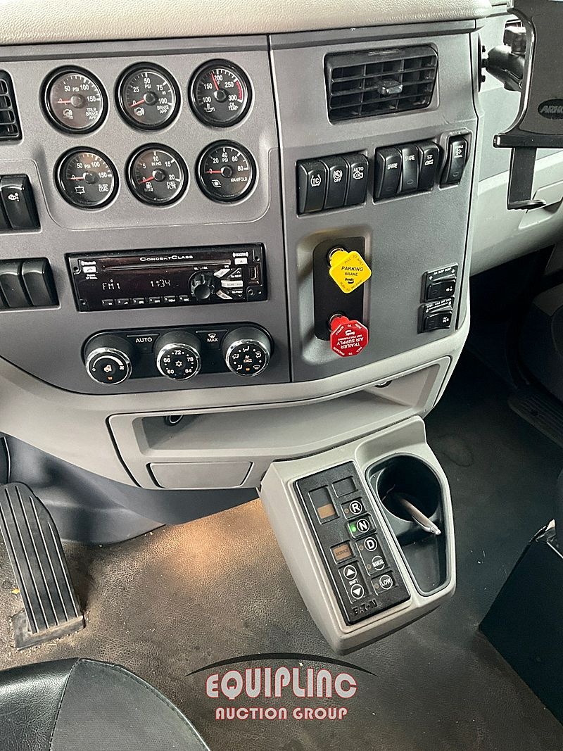 2017 Peterbilt 579