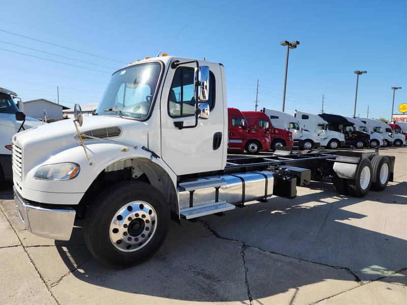 2014 Freightliner M2 (For Sale) | Cab & Chassis | #22856