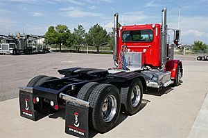 2017 Peterbilt 389