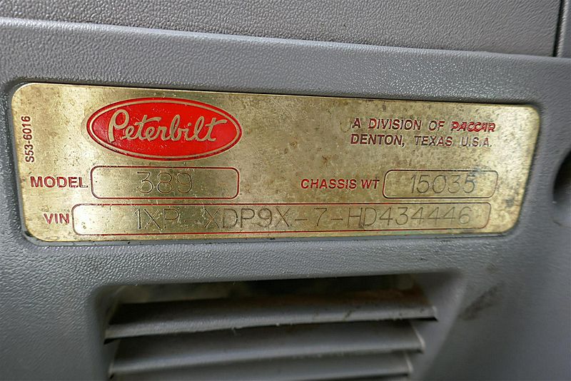 2017 Peterbilt 389