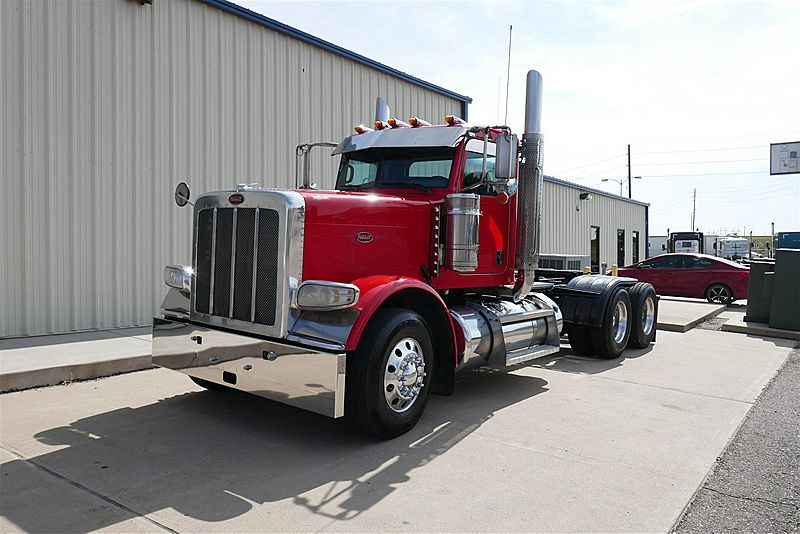 2017 Peterbilt 389