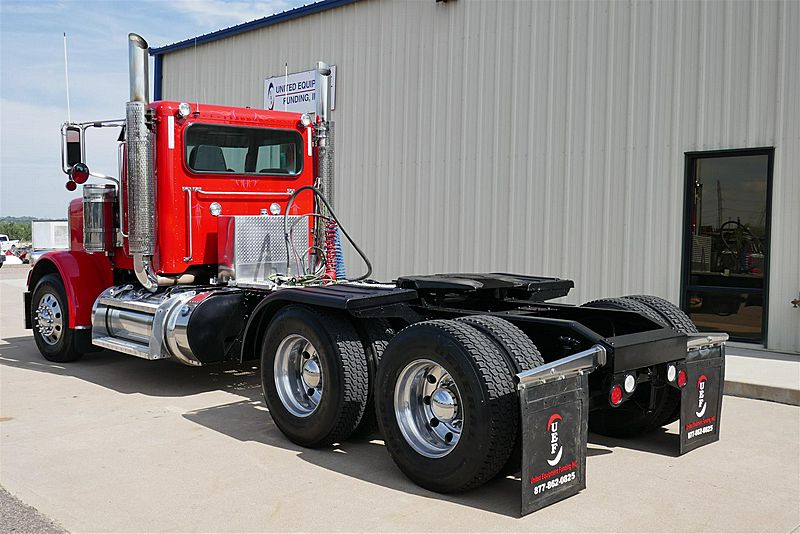 2017 Peterbilt 389