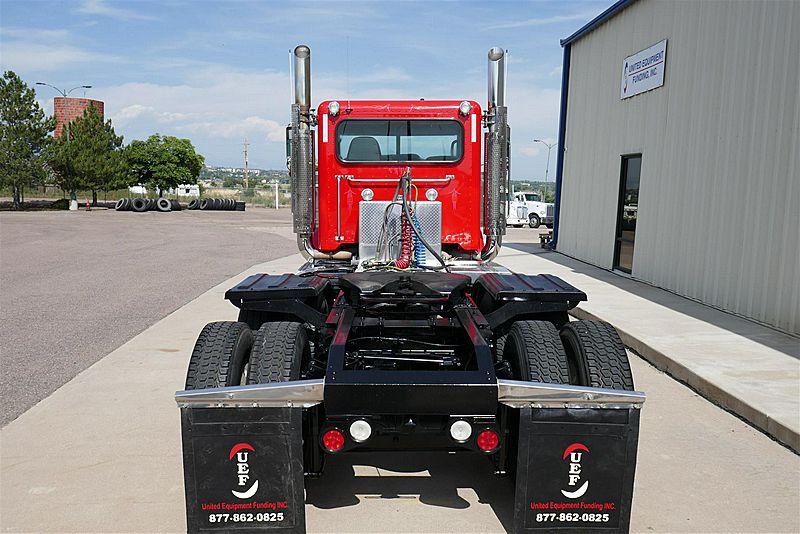 2017 Peterbilt 389