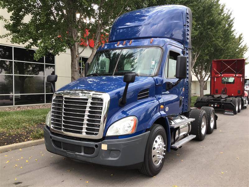 2017 Freightliner CASCADIA (For Sale) | NON Sleeper | #260833