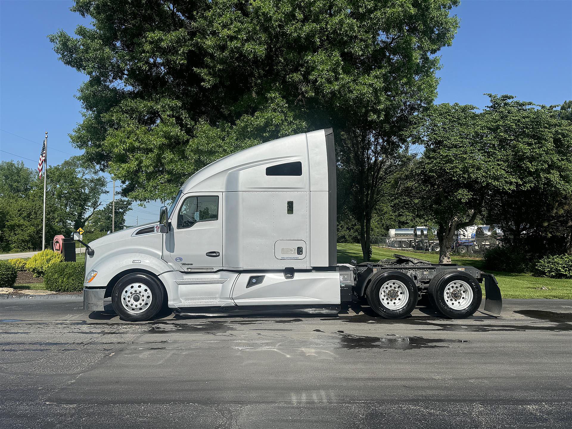 2020-kenworth-t680.1.jpg