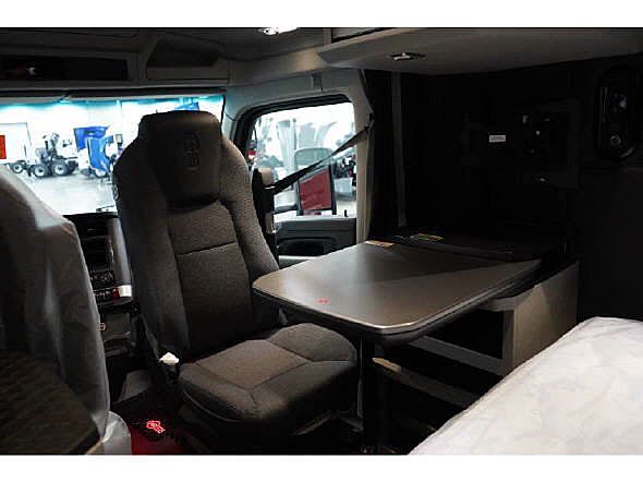 2024 Kenworth T680
