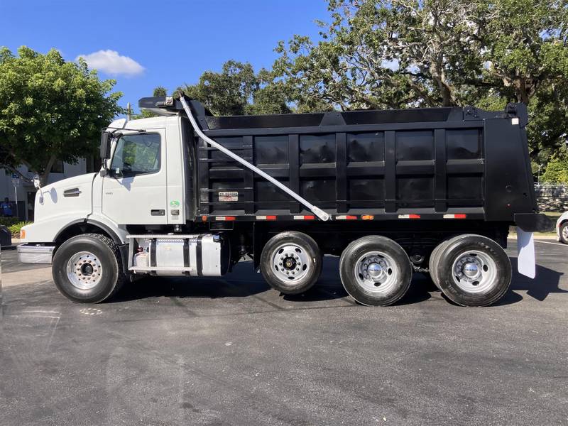 2019 Volvo VHD84B300 (For Sale) | Dump Truck | #02VU214125