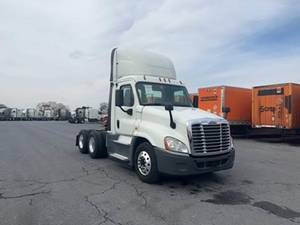 2017 Freightliner Cascadia - Day Cab