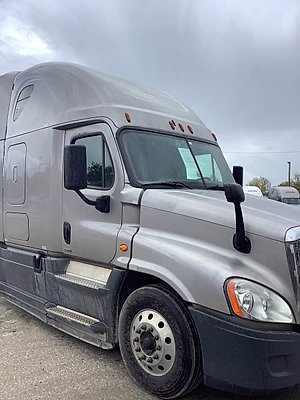 2018 Freightliner Cascadia - Sleeper Truck