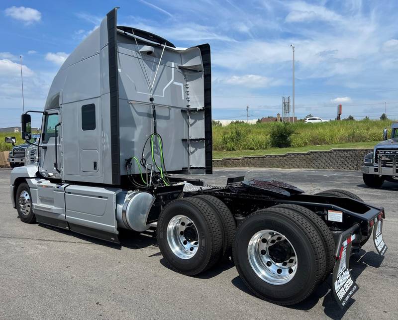 2024 Mack Anthem AN64T M742 (For Sale) 70" Sleeper M045247