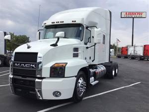 2020 Mack Anthem - Sleeper Truck