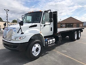 2017 International DuraStar 4400 - Flatbed