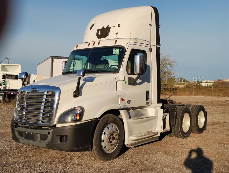 2016 Freightliner Cascadia (For Sale) Day Cab GSGY4608