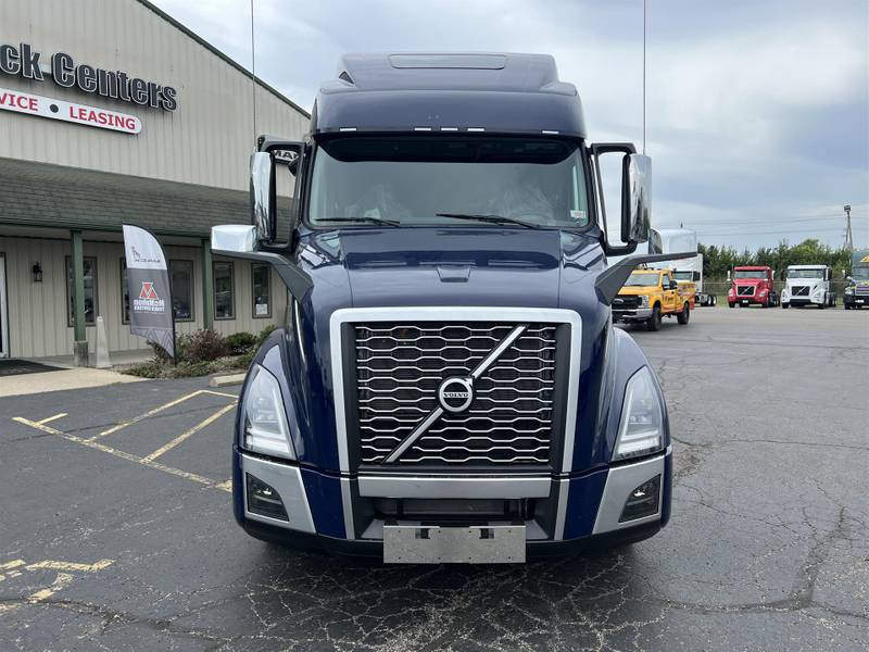 2024 Volvo VNL 860 For Sale 77" Sleeper V652594