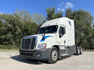 2018 Freightliner  - Sleeper Truck