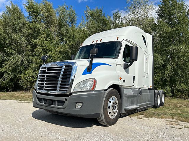 2018 Freightliner (For Sale) 72" Sleeper JSJL9535