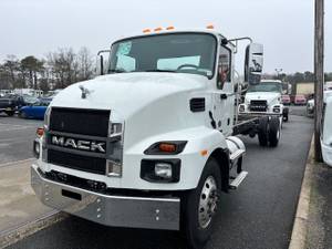 2025 Mack MD642 - Box Truck