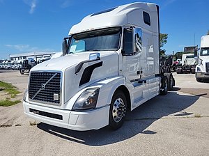 2017 Volvo VNL64T - Sleeper Truck