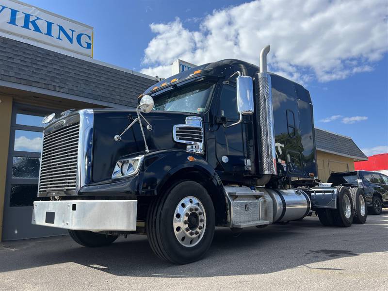 2014 Freightliner Coronado (For Sale) Sleeper Truck 1346