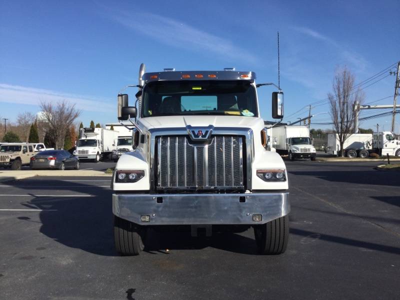 2024 Western Star 47X CHASSIS (For Sale) Day Cab 313196