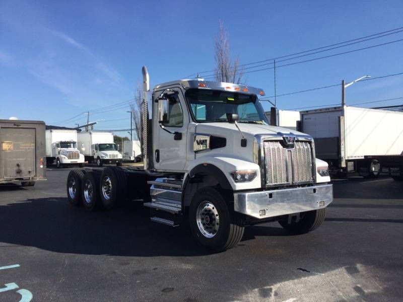 2024 Western Star 47X CHASSIS (For Sale) Day Cab 313196