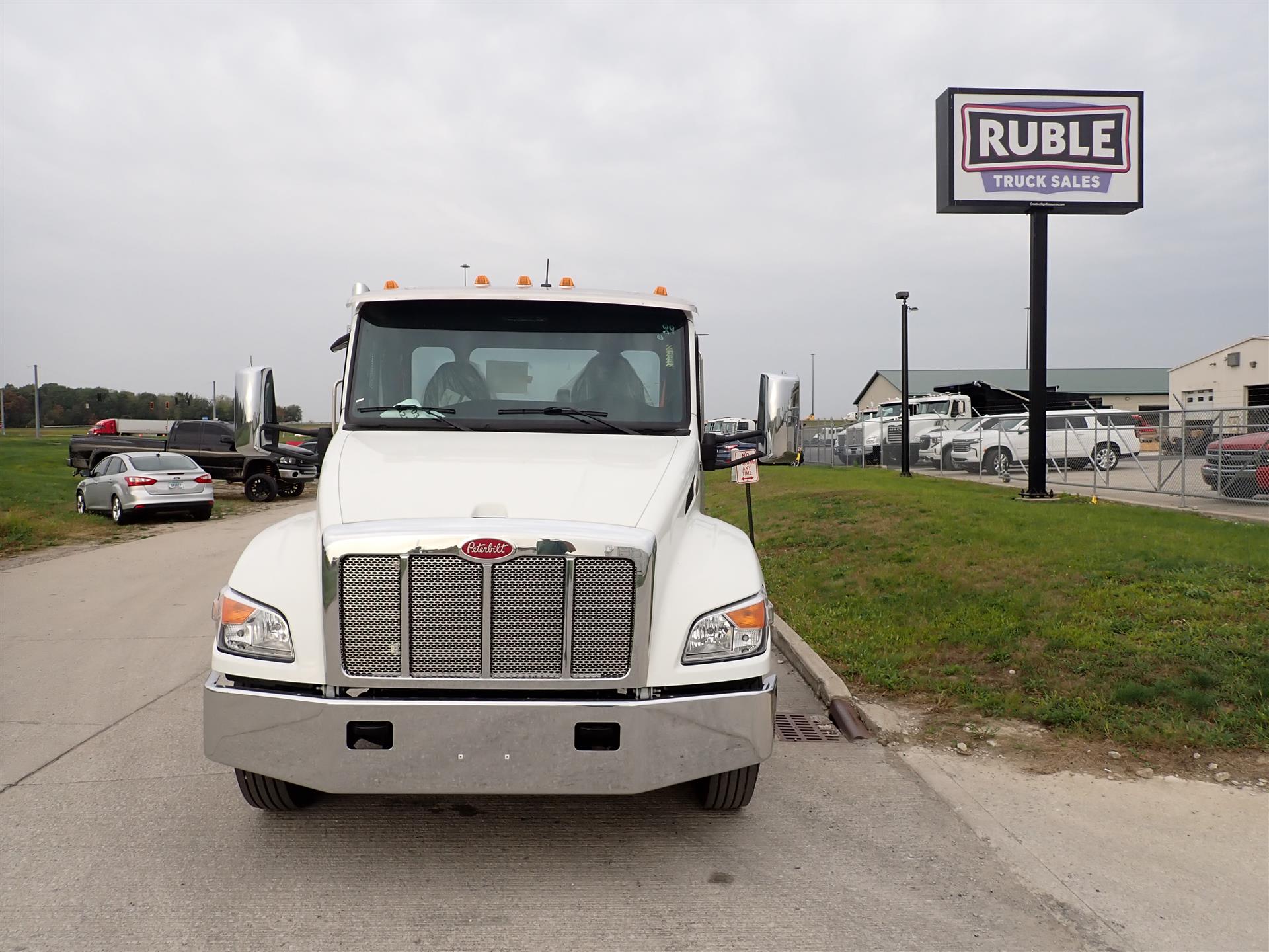 2024 Peterbilt 537 (For Sale) Hook Lift RM603421