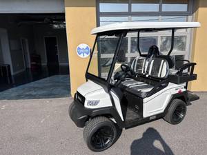 2024 Bintelli Beyond 4 Person Lithium `105AH - Golf Cart