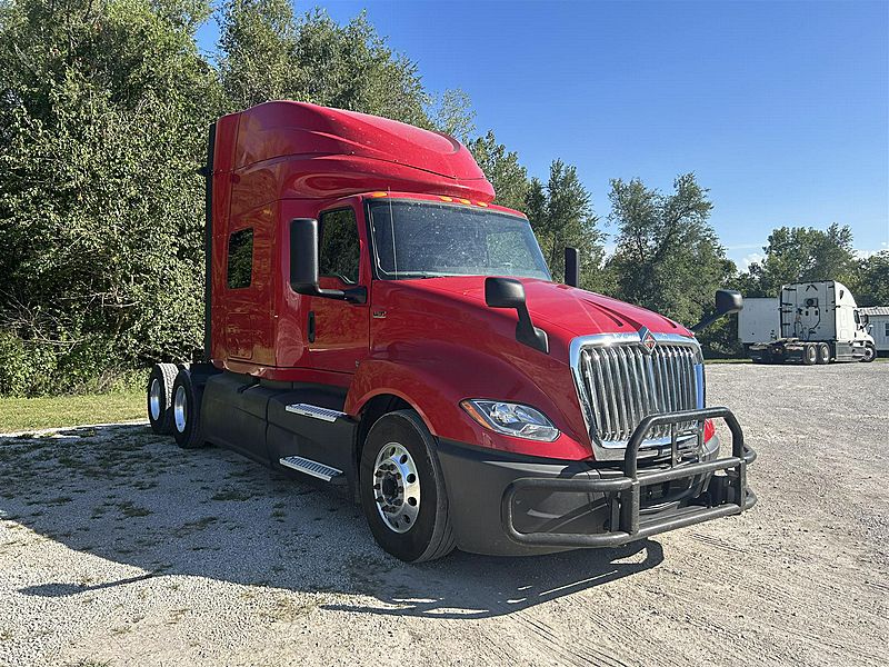 2019 International (For Sale) 70" Sleeper KN336249