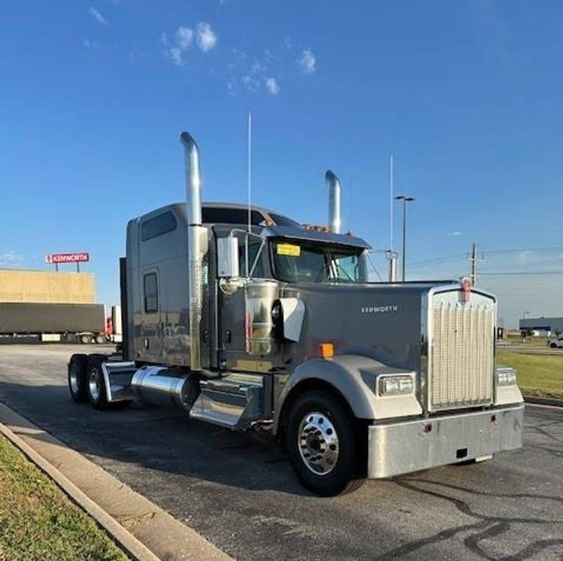 2024 Kenworth W900L (For Sale) 86" Sleeper 0547241