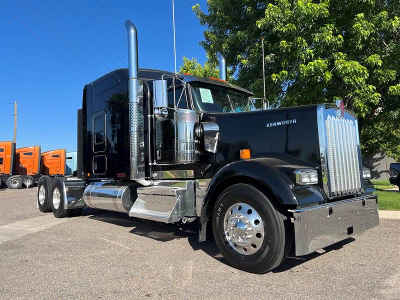 2024 Kenworth W900L (For Sale) 86" Sleeper 0547313