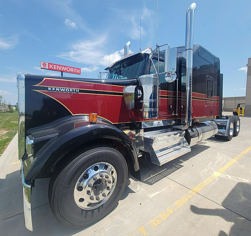 2024 Kenworth W900L (For Sale) 86" Sleeper 0549875