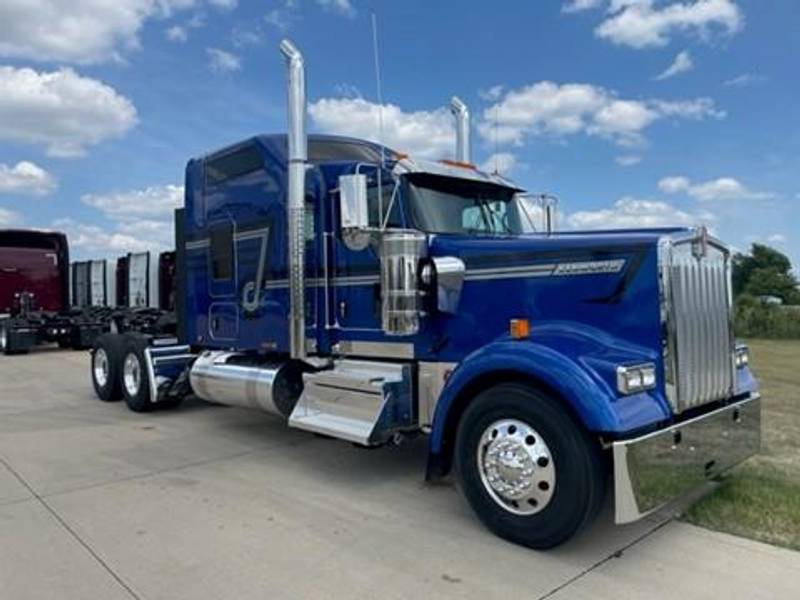 2024 Kenworth W900L (For Sale) 86" Sleeper 0550064