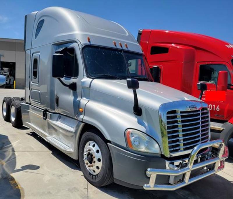 2017 Freightliner Cascadia 125 (For Sale) | 70