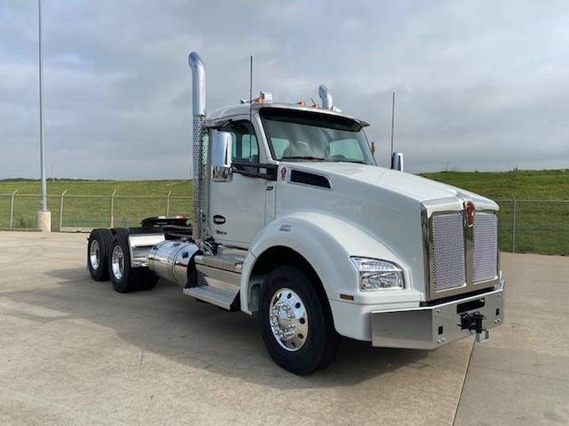 2024 Kenworth T880 (For Sale) Day Cab 0550472