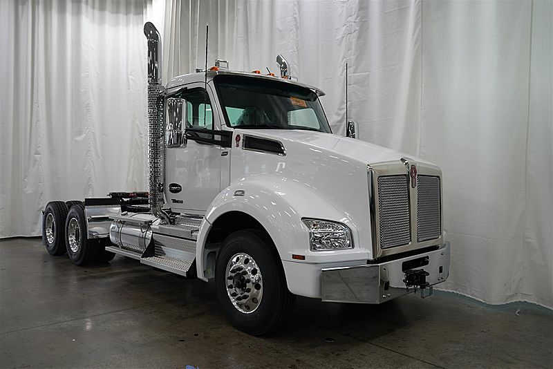 2024 Kenworth T880 (For Sale) Day Cab 0553547