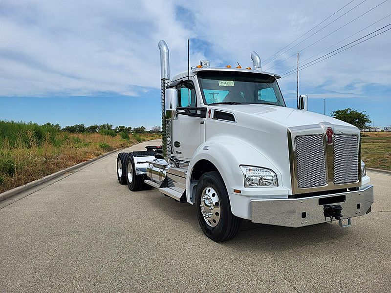 2024 Kenworth T880 (For Sale) Day Cab 0553736