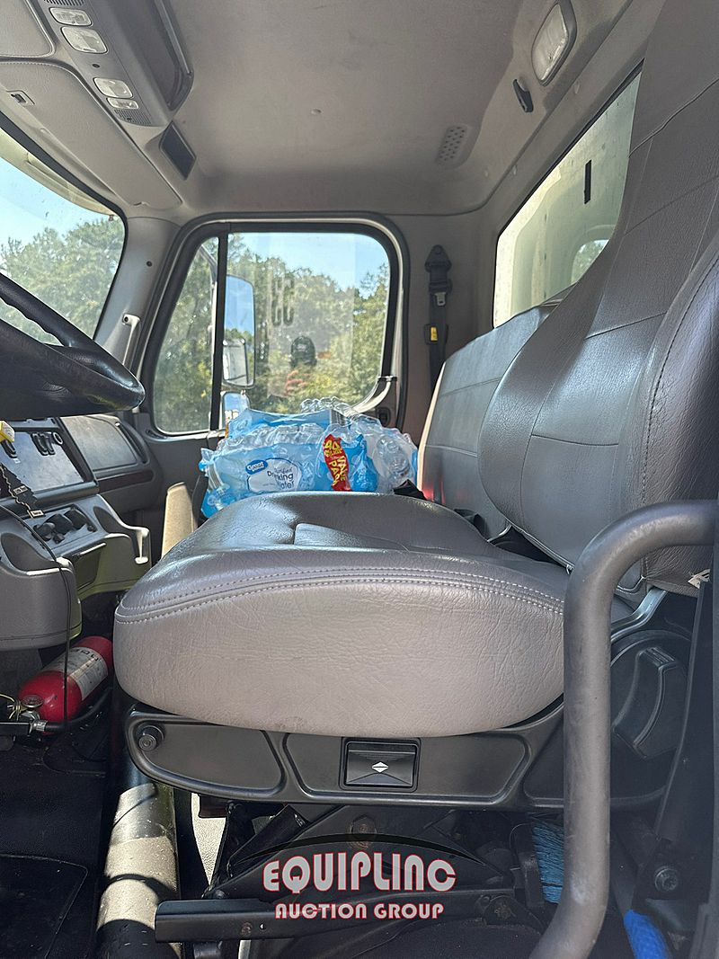 2015 Freightliner M2